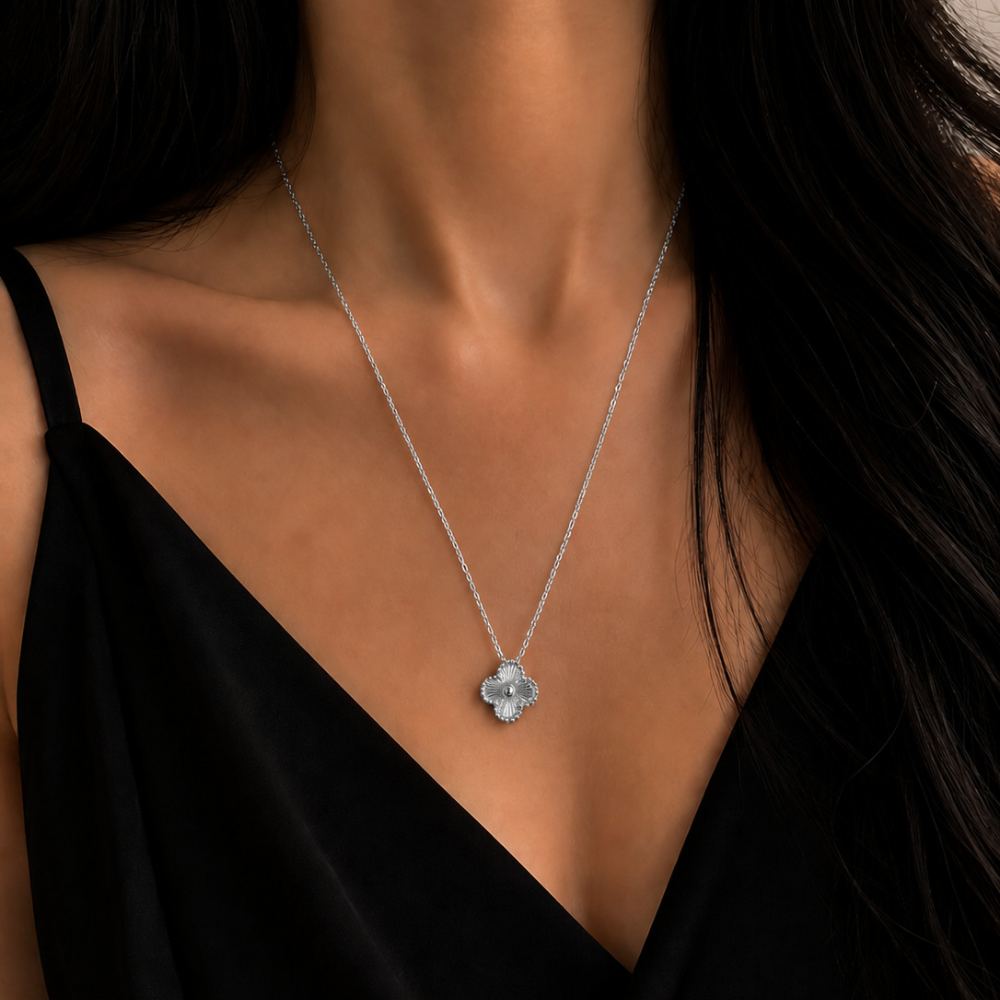 FOUR-CLOVER-PENDANT-SILVER