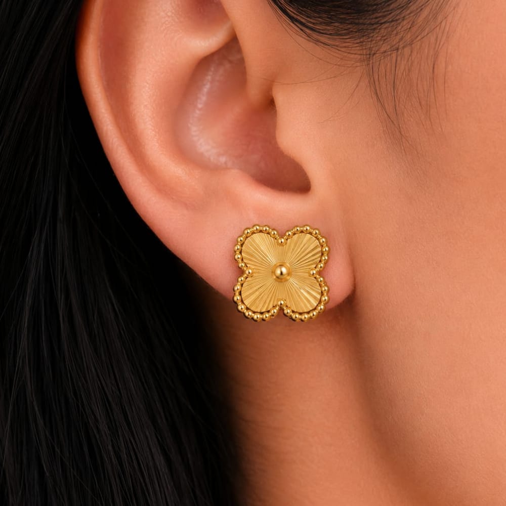 Four Leaf Clover Earrings – Gold