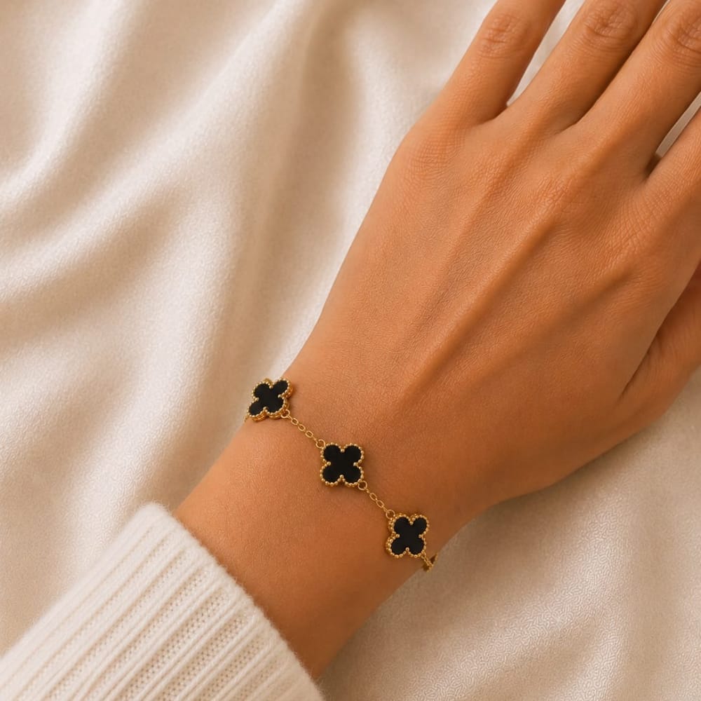 Four Leaf Clover Bracelet – Black